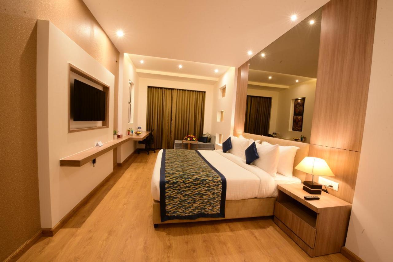 Surestay Plus By Best Western Amritsar Eksteriør billede